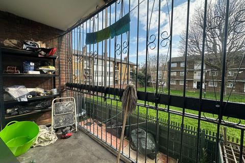 2 bedroom apartment to rent, Flansham House, Clemence Street, E14