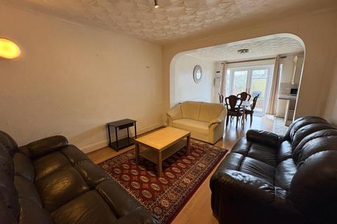 4 bedroom semi-detached house to rent, Clevedon Gardens,  Hounslow,  TW5
