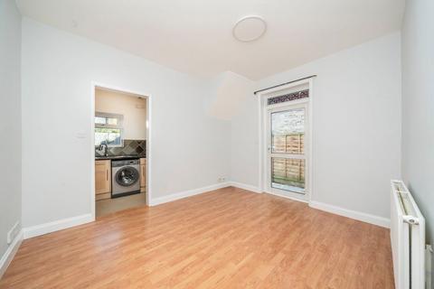 2 bedroom flat for sale, Seaford Road, London W13