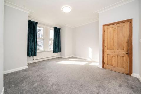 2 bedroom flat for sale, Seaford Road, London W13