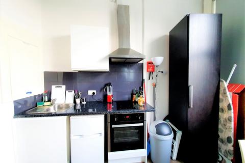Studio to rent, Warspite Road Studio 9 London SE18 5PG