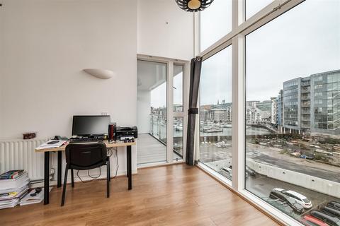 2 bedroom apartment for sale, Marrowbone Slip, Plymouth