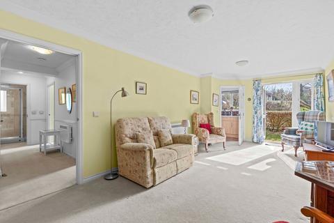 2 bedroom flat for sale, Wellington Avenue, Princes Risborough HP27