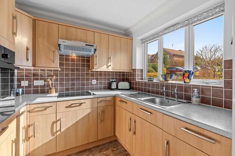 2 bedroom flat for sale, Wellington Avenue, Princes Risborough HP27