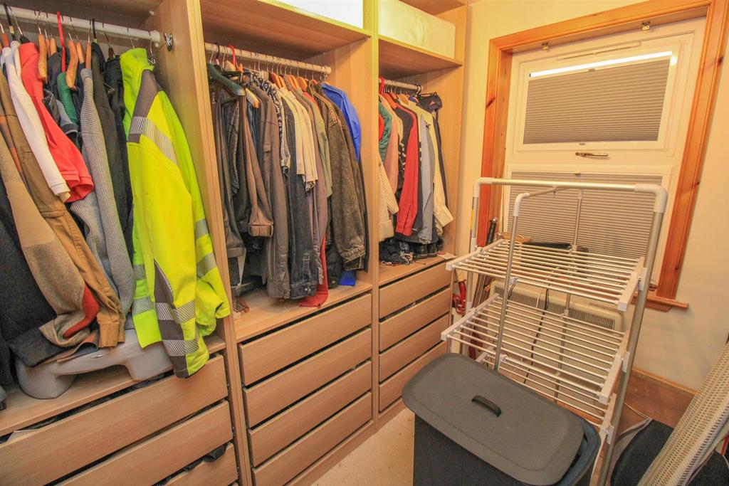 Walk in cupboard