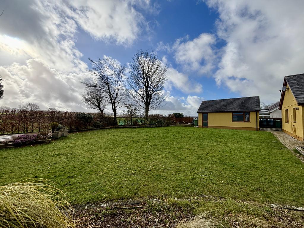 Garden (fifth image)