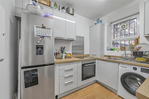 2 bedroom flat for sale, Union Grove, London, SW8