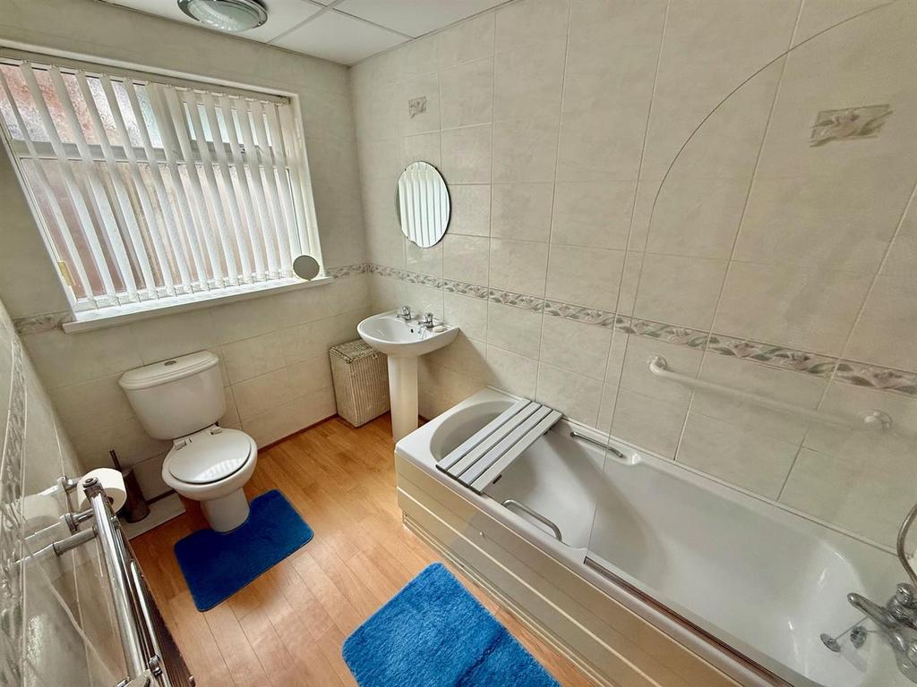 MD128 Bathroom.jpg
