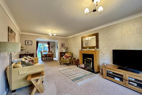 5 bedroom detached house for sale, Hanby Close, Fenay Bridge, Huddersfield, HD8 0FZ
