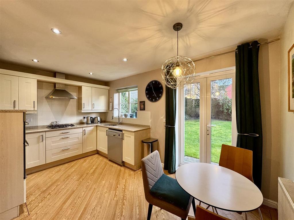 Dining kitchen