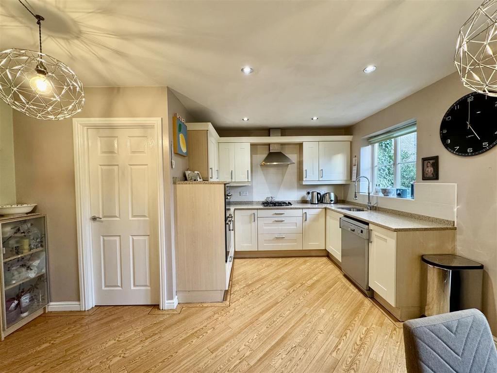 Dining kitchen