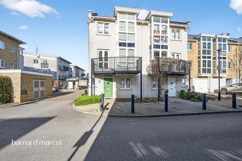 Revere Way, Epsom