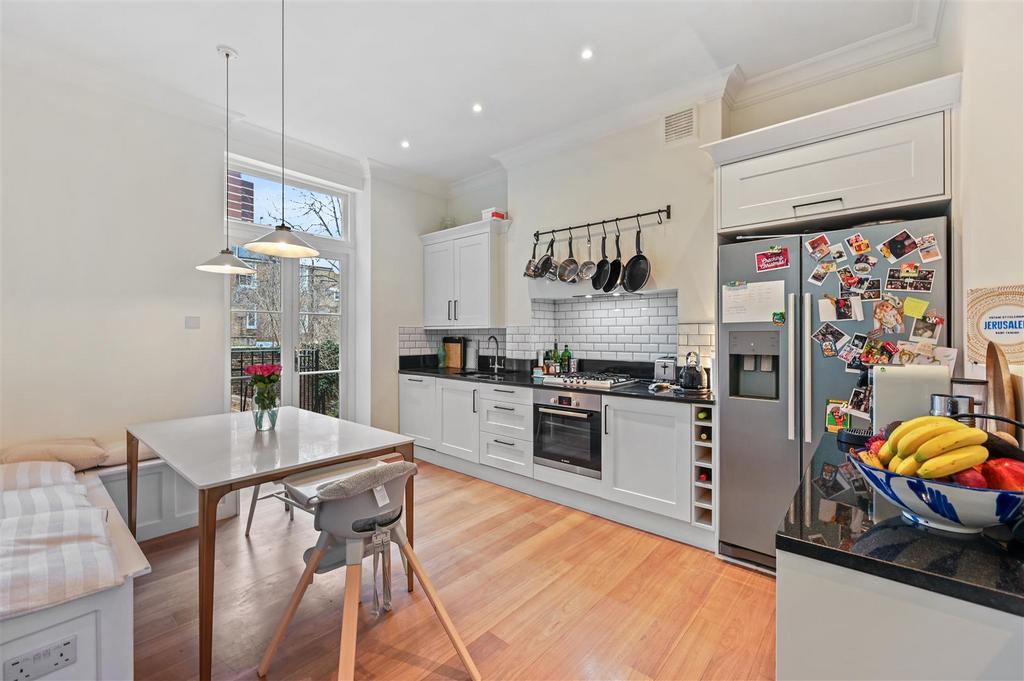 BCFBL - - Westwick Gardens - Kitchen (3)-.jpg