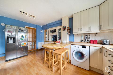 4 bedroom detached house for sale, Highsted Road, Sittingbourne, Kent, ME10