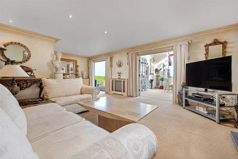 6 bedroom detached house for sale, New Road, Burton Lazars, Leicestershire