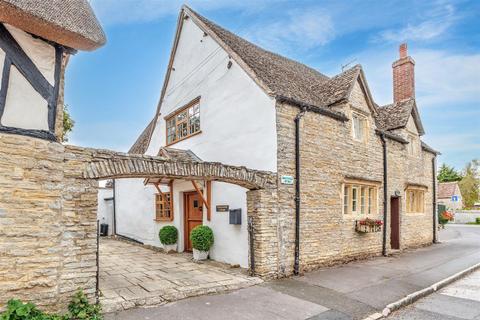undefined, Main Street, Evesham WR11