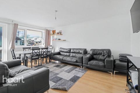 2 bedroom maisonette for sale, Eldon Avenue, Borehamwood. WD6