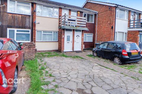 2 bedroom maisonette for sale, Eldon Avenue, Borehamwood. WD6