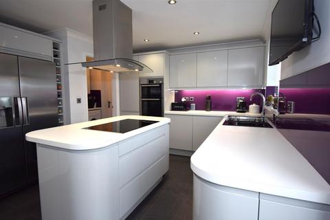 4 bedroom detached house for sale, Callum Drive, South Shields
