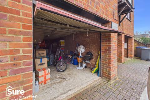 2 bedroom maisonette for sale, Old Bell Court, Hemel Hempstead, Hertfordshire, HP2