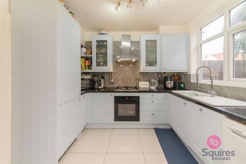 3 bedroom terraced house for sale, Grosvenor Road, London, N3