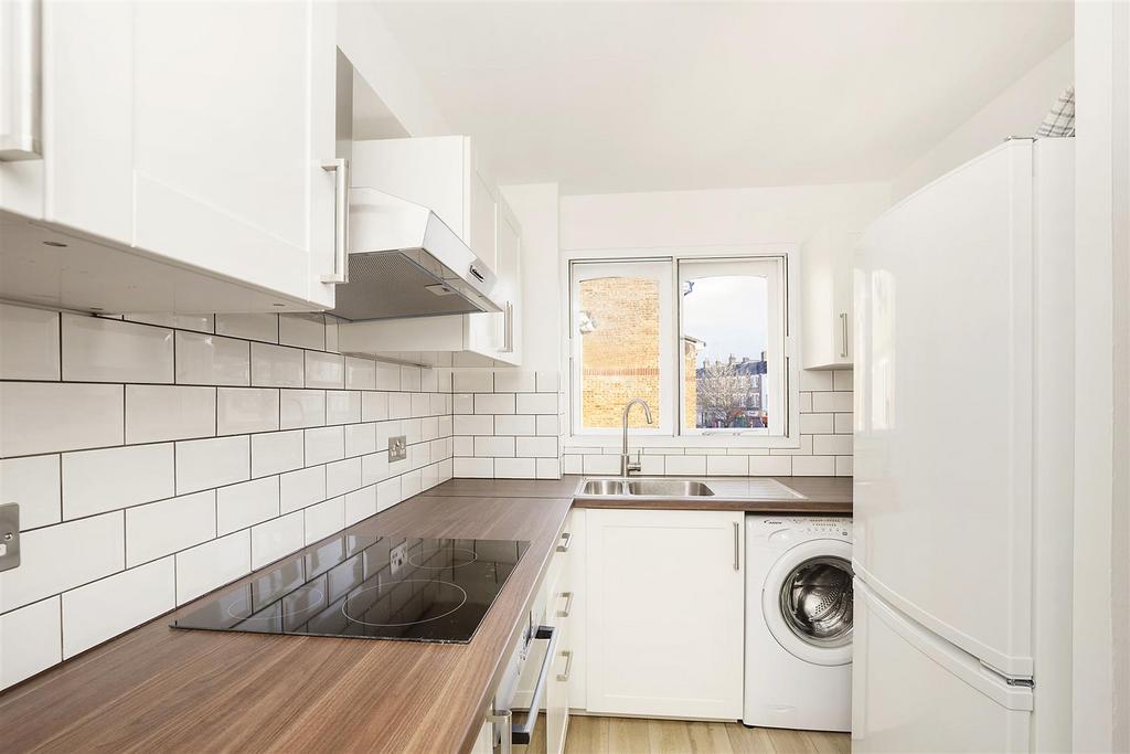 Contemporary style kitchen