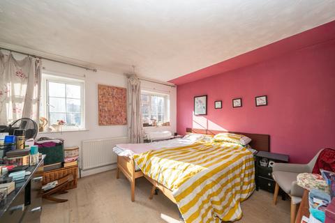 4 bedroom terraced house for sale, High Street, Markyate, AL3