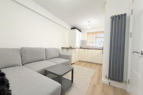 2 bedroom flat to rent, Harben Road, London NW6