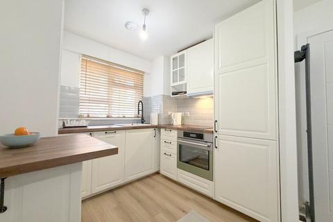 2 bedroom flat to rent, Harben Road, London NW6