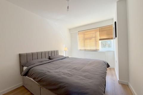 2 bedroom flat to rent, Harben Road, London NW6