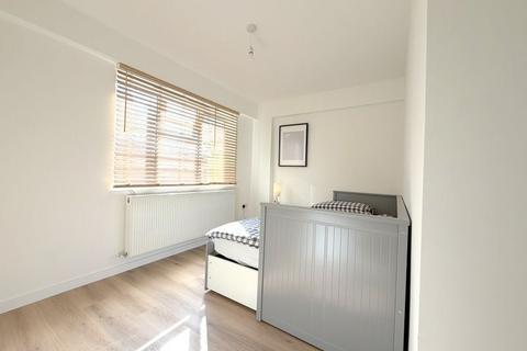 2 bedroom flat to rent, Harben Road, London NW6