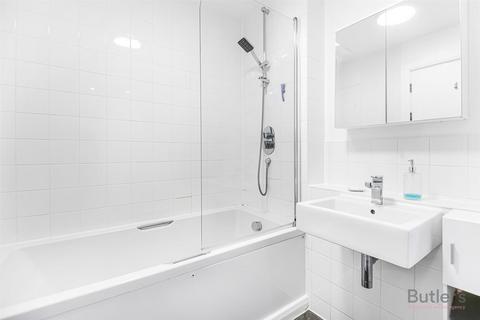 2 bedroom flat to rent, London Road, Cheam, Sutton
