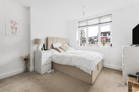 2 bedroom flat to rent, London Road, Cheam, Sutton