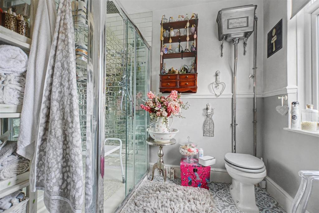 Shower Room 2.jpeg