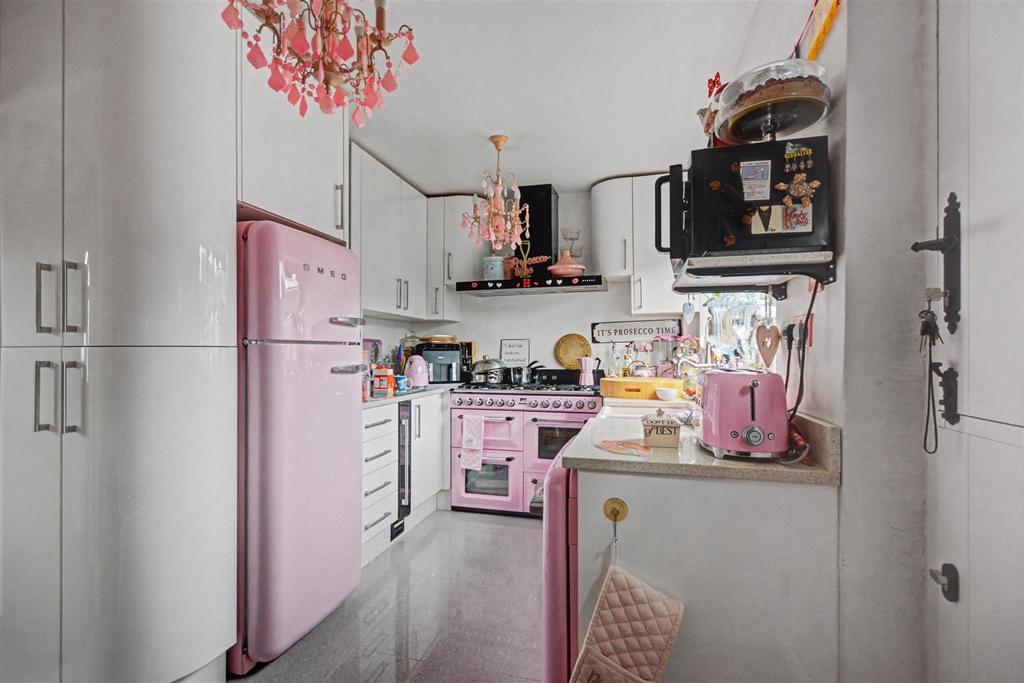 Kitchen 1.jpeg