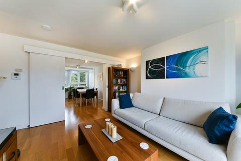 2 bedroom apartment to rent, Kew Bridge Court, Brentford London W4