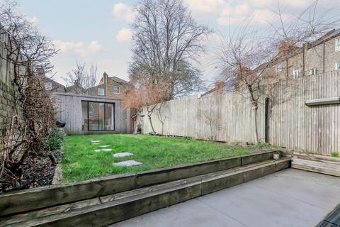 2 bedroom flat for sale, Maury Road, Stoke Newington, N16