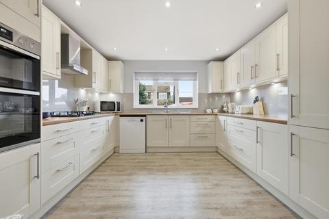 4 bedroom detached house for sale, Peartree Lane, Doddinghurst, CM15