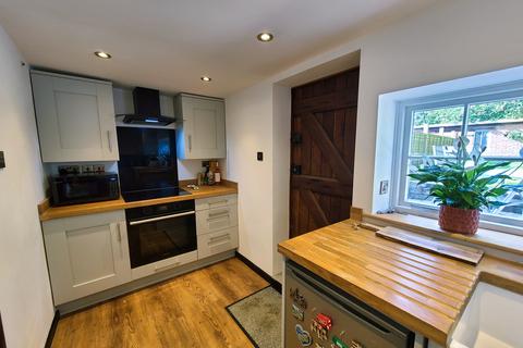 2 bedroom semi-detached house to rent, Eling Hill, Totton SO40