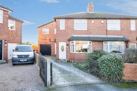 Lynnfield Gardens, Scholes, LEEDS