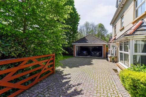 5 bedroom detached house for sale, Olvega Drive, Buntingford SG9