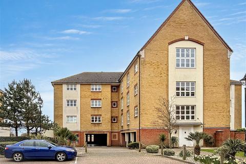 3 bedroom flat for sale, Caroline Way, Eastbourne