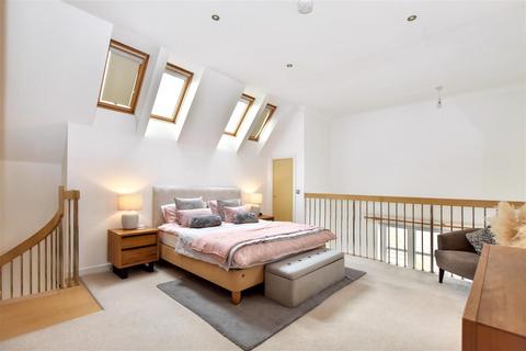 3 bedroom flat for sale, Caroline Way, Eastbourne