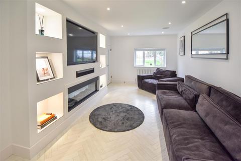 3 bedroom semi-detached house for sale, Snakes Hill, Navestockside, Brentwood