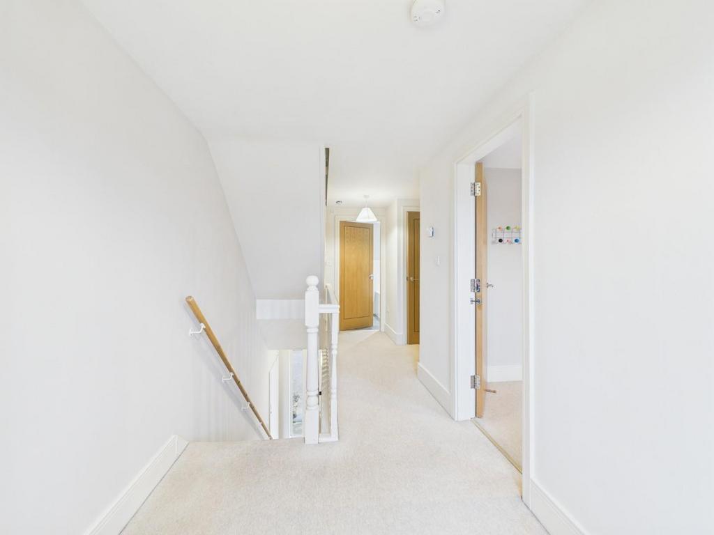 CAM04169 G0-PR0188-STILL019.jpg