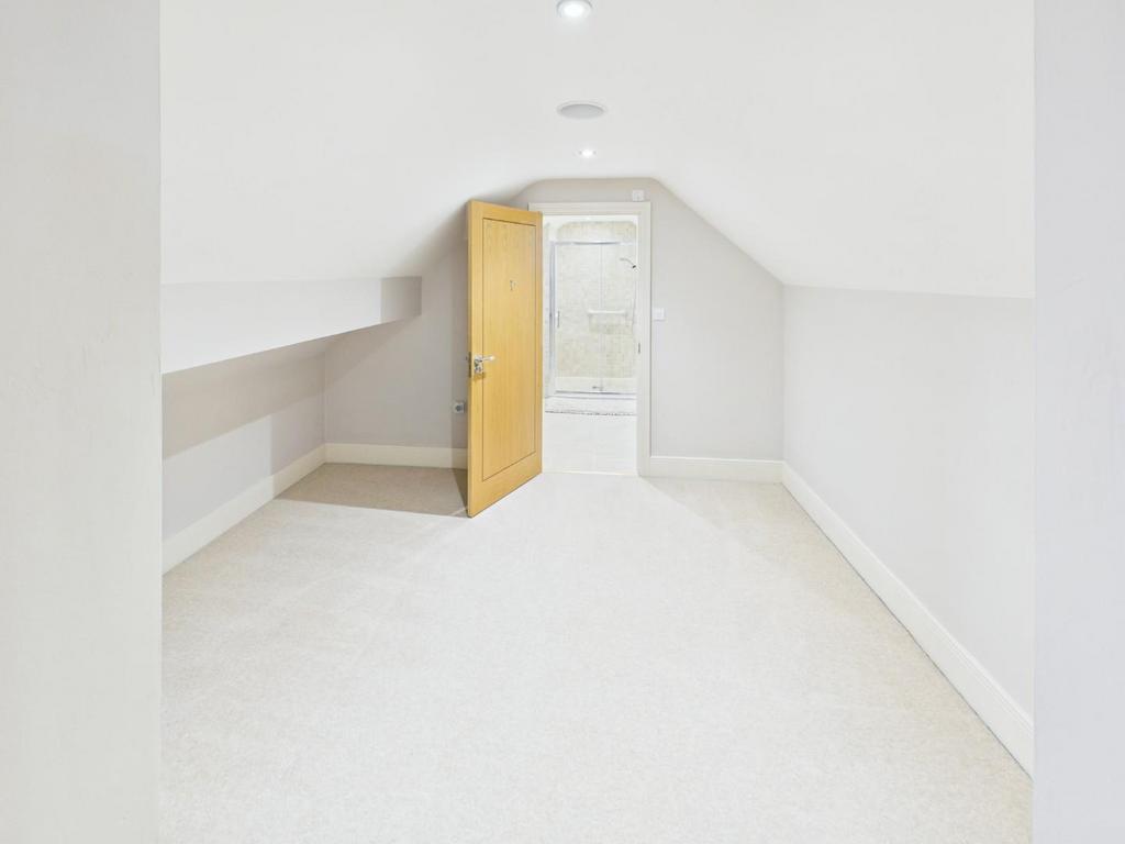 CAM04169 G0-PR0188-STILL022.jpg