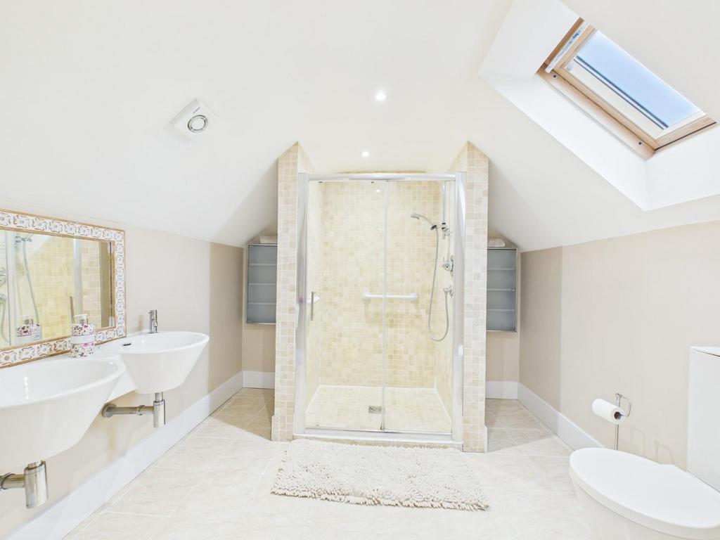 CAM04169 G0-PR0188-STILL023.jpg