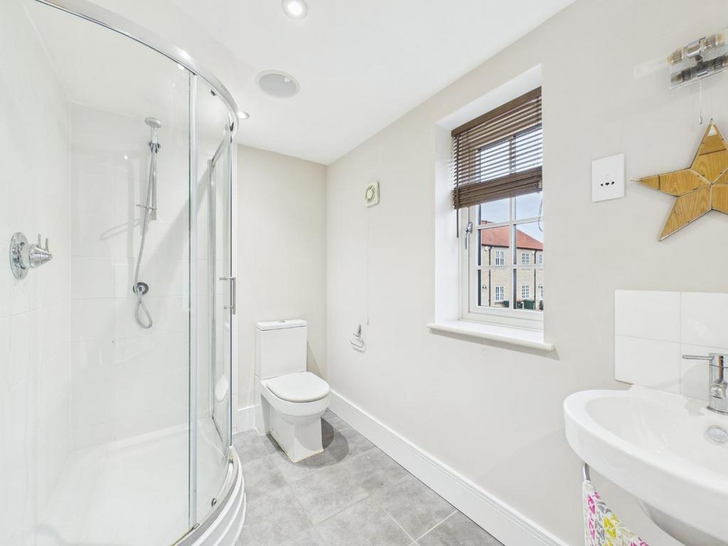 CAM04169 G0-PR0188-STILL029.jpg