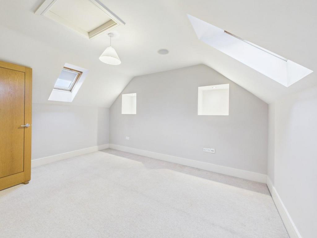 CAM04169 G0-PR0188-STILL031.jpg