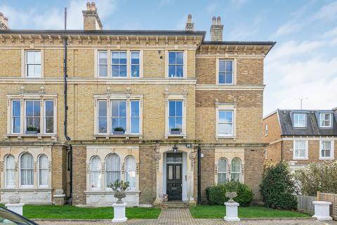2 bedroom flat for sale, Copse Hill, London, SW20